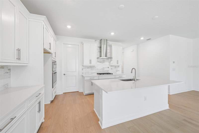 4 bedroom Single Family Residence at 7551 Hawkstone Drive, Hawkstone, Sarasota — photo 4