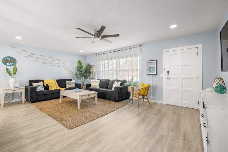 3 bedroom Single Family Residence at 1405 Temple Street, Sunny Park Groves, Clearwater — photo 4