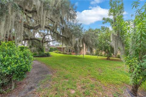 110 Ashbrook Drive, Brandon FL - photo 7 of 39