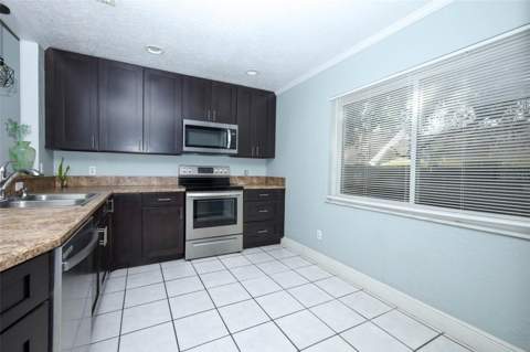 148 Sabal Palm Court, Sanford FL - photo 9 of 33