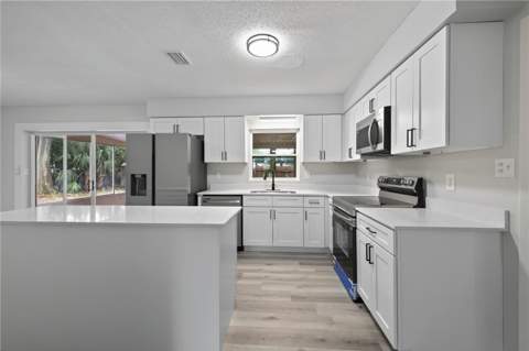 2390 Northland Road, Mount Dora FL - photo 9 of 39