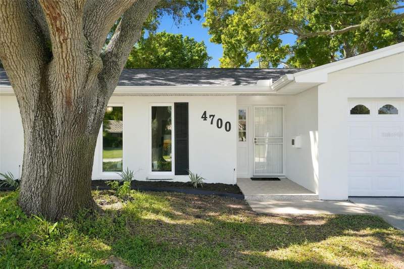 4 bedroom Single Family Residence at 4700 14th Street, Waterway Estates Sec 2, St Petersburg — photo 3