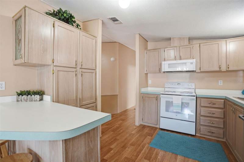 2 bedroom Manufactured Home at 5161 Forest Glenn Drive, Forest Glenn Ph I, Spring Hill — photo 5