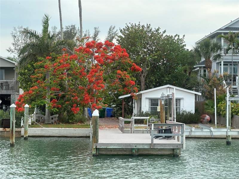 3 bedroom Single Family Residence at 8405 Bayshore Drive, Sunset Beach, Treasure Island — photo 2