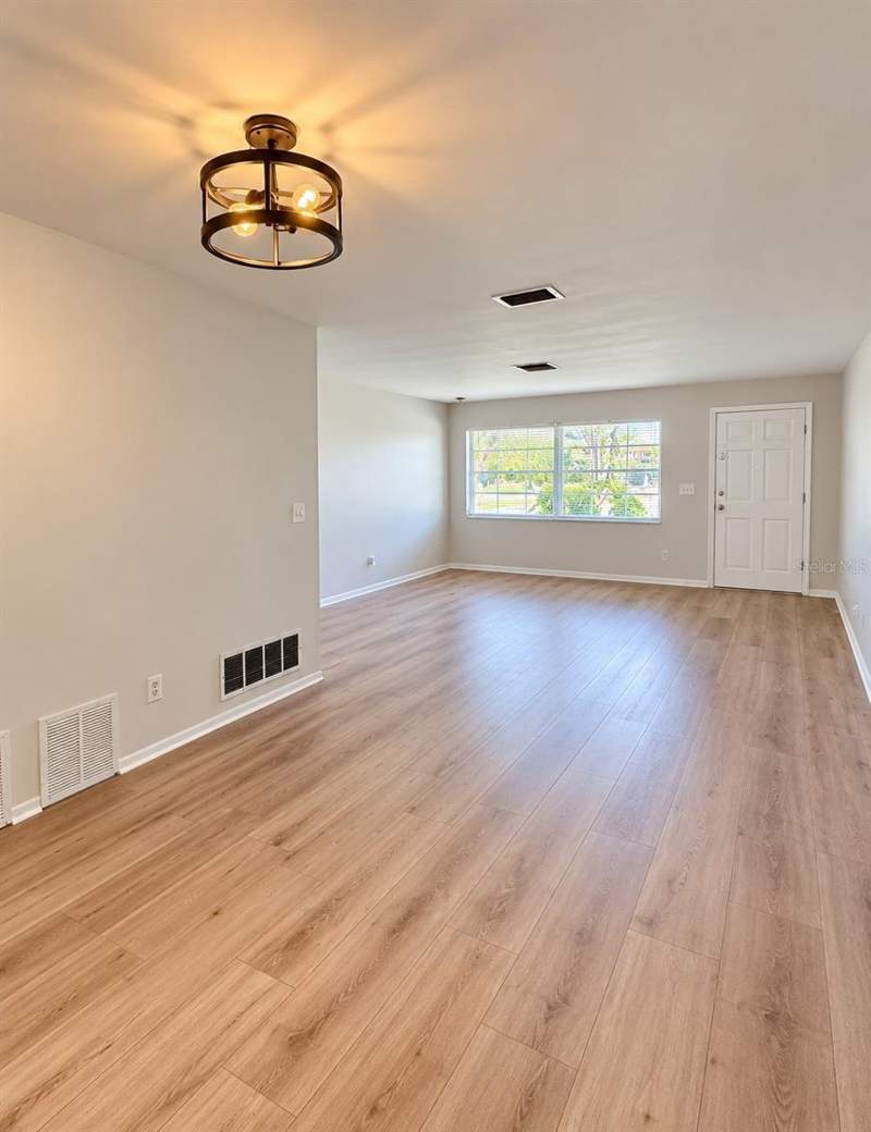 3 bedroom Single Family Residence at 13822 Brewster Dr, Woodland Hills 1st Add, Largo — photo 2