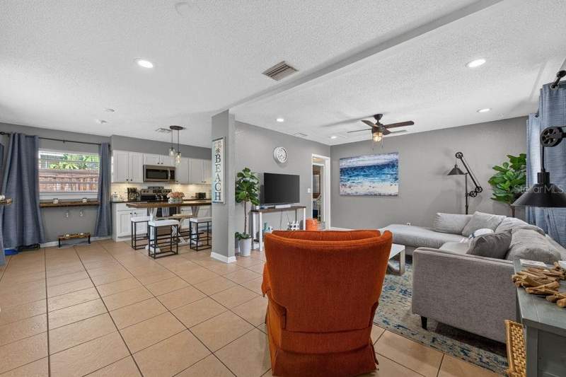 2 bedroom Single Family Residence at 610 1st Avenue, Roosevelt Groves, Largo — photo 3