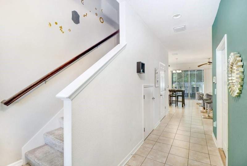 3 bedroom Townhouse at 6982 Holly Heath Drive, Oak Creek, Riverview — photo 3