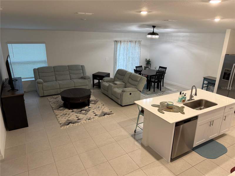 4 bedroom Single Family Residence at 13038 Calcite Blue Avenue, Balm Grove West, Wimauma — photo 4