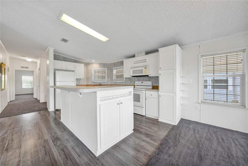 2 bedroom Manufactured Home at 2100 Kings Hwy #206, Maple Leaf Estates, Port Charlotte — photo 5
