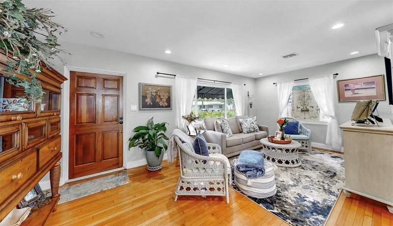 3 bedroom Single Family Residence at 4020 Queen Street, North Clearview Highlands, St Petersburg — photo 4