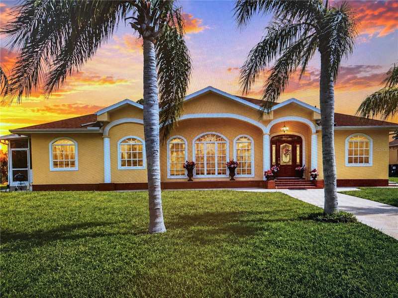 5 bedroom Single Family Residence at 12209 Cotorro Avenue, Warm Mineral Spgs, North Port — photo 1