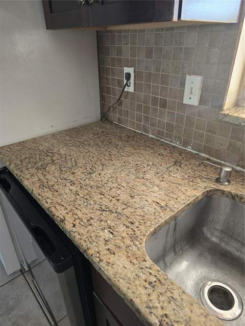 1512 Russell Avenue, Sarasota FL - photo 6 of 6