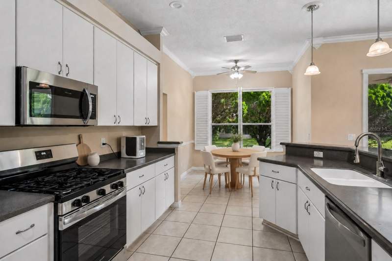 3 bedroom Single Family Residence at 5325 Fantasy Way, Legacy Of Leesburg Unit 02 Lt 163, Leesburg — photo 2