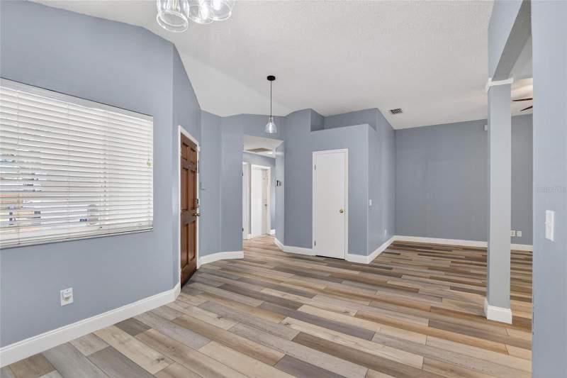 3 bedroom Single Family Residence at 305 Sand Ridge Drive, Brentwood Hills Trct A Un 1, Valrico — photo 4