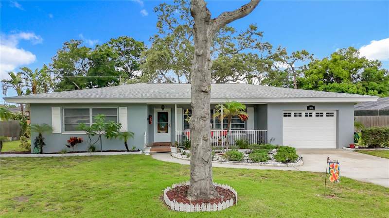 3 bedroom Single Family Residence at 108 Indian Rocks Road, Harbor Bluffs Sec 1, Belleair Bluffs — photo 3