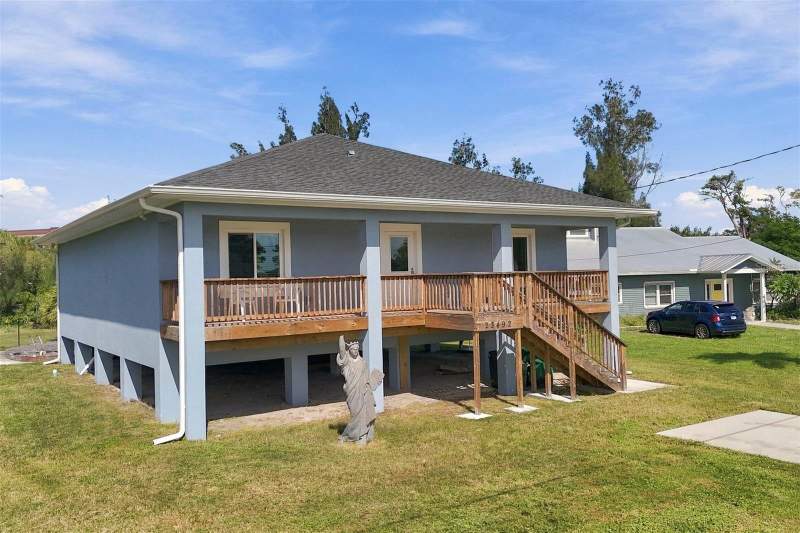 3 bedroom Single Family Residence at 23492 Harper Avenue, Char Shores, Port Charlotte — photo 2