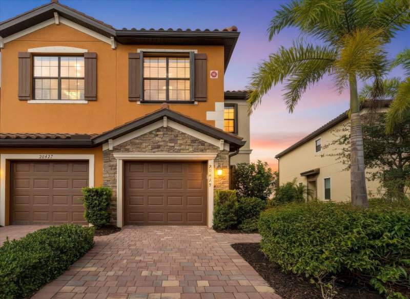 3 bedroom Townhouse at 20429 Lagente Circle, Gran Paradiso Twnhms 1B, Venice — photo 2