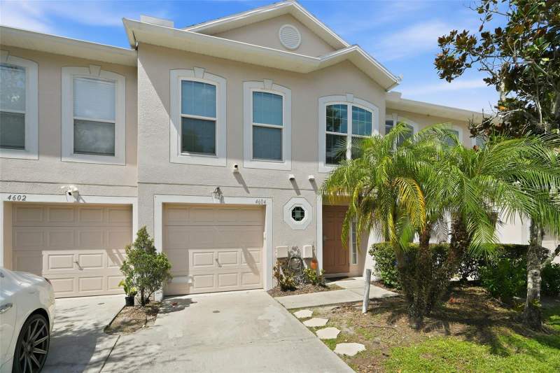 3 bedroom Townhouse at 4604 Ashburn Square Drive, Ashburn Square Twnhms, Tampa — photo 3