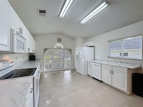 3684 Eversholt Street, Clermont FL - photo 6 of 65