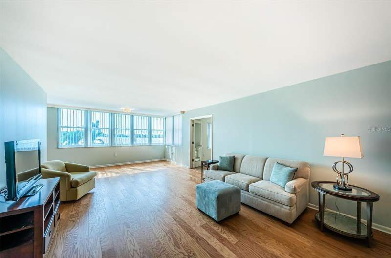2 bedroom Condominium at 5130 Brittany Drive #202, Bayway Isles Point Brittany Three, St Petersburg — photo 3