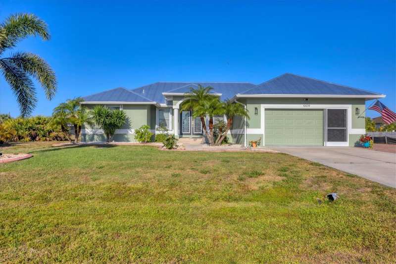 3 bedroom Single Family Residence at 10039 Sunday Drive, Port Charlotte Sec 87, Port Charlotte — photo 1