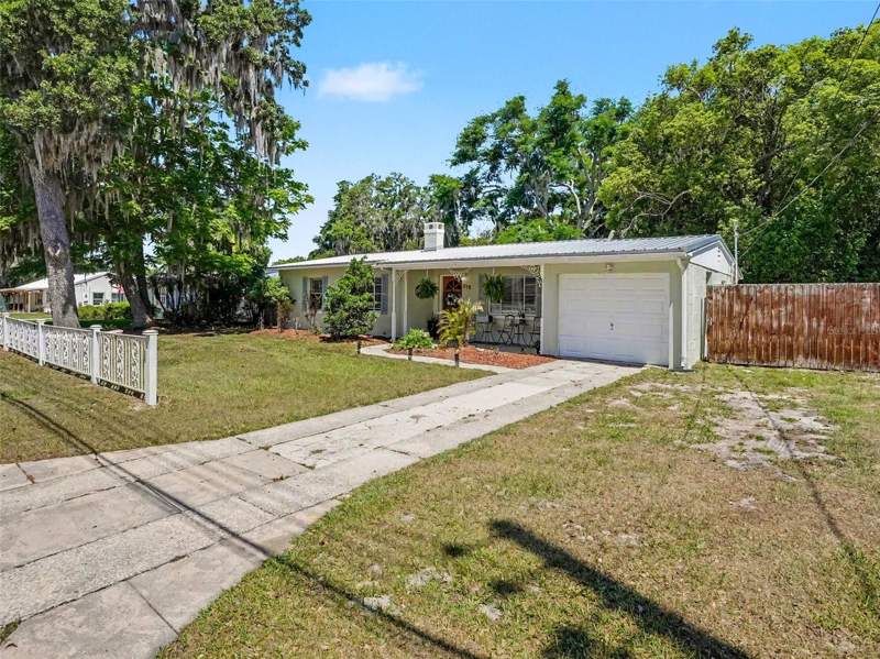 3 bedroom Single Family Residence at 315 W 11th Avenue, Mount Dora Orange Hill, Mount Dora — photo 3