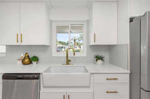 220 Driftwood Drive, Palm Harbor FL - photo 14 of 98