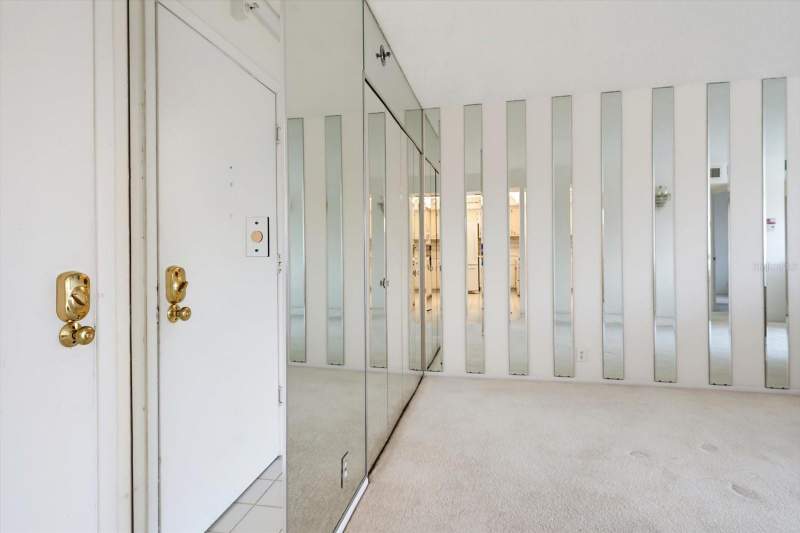 1 bedroom Condominium at 255 Dolphin Point #307, Dolphin Cove Clearwater, Clearwater Beach — photo 4