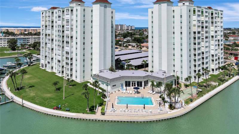Three Palms Pointe Condo