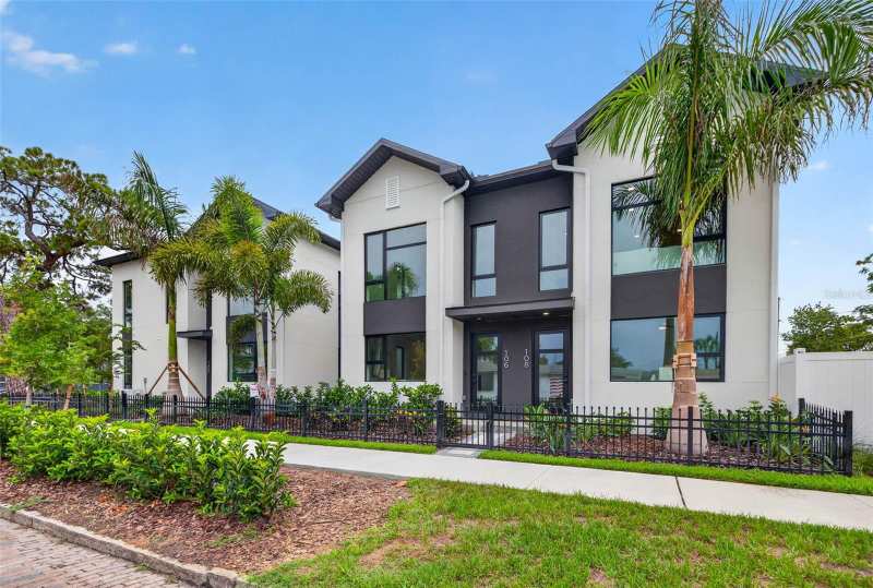 3 bedroom Townhouse at 108 36th Street, Junction Twnhms, St Petersburg — photo 1