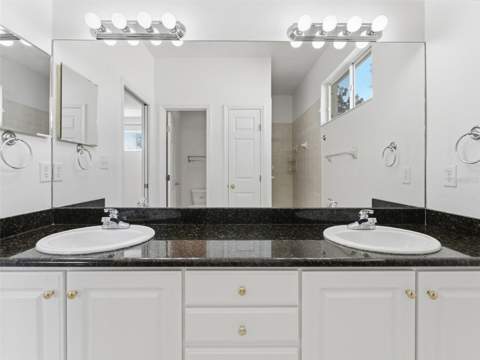 8045 Brien Green Way, Temple Terrace FL - photo 8 of 24