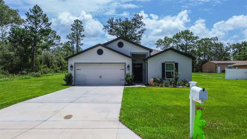 5 bedroom Single Family Residence at 11014 Golden Warbler, Royal Highlands, Brooksville — photo 2