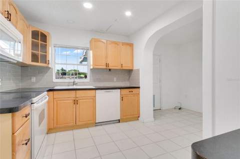 2482 Roxbury Road, Winter Park FL - photo 6 of 6
