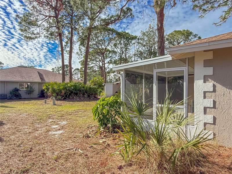 2 bedroom Villa at 727 N Jefferson Avenue #727, Jefferson Pines, Sarasota — photo 4