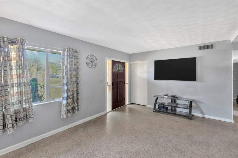 3 bedroom Single Family Residence at 310 Kenmore Road, Brandon Terrace Park Unit 3, Brandon — photo 5