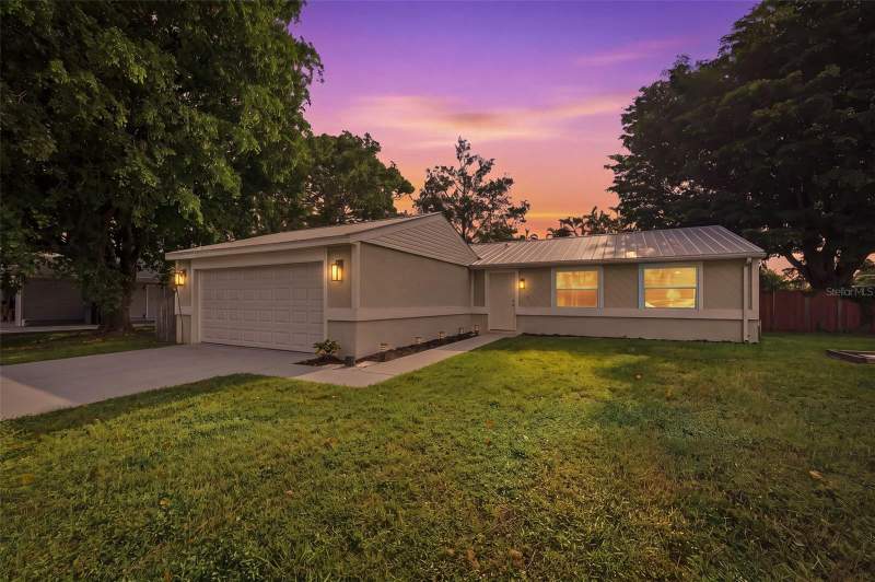 3 bedroom Single Family Residence at 17368 Lebanon Road, San Carlos Park Unit 13, Fort Myers — photo 2