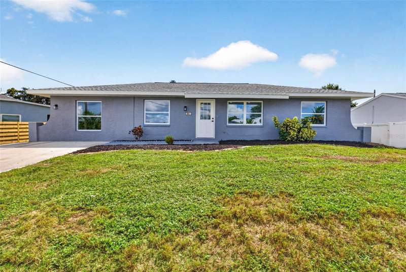 4 bedroom Single Family Residence at 381 Grenada Street, Port Charlotte Sec 008, Port Charlotte — photo 3