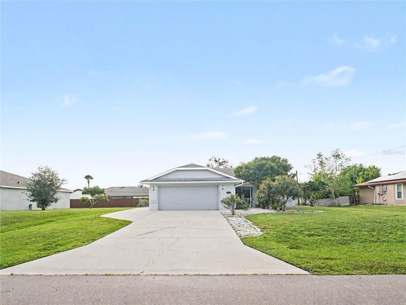 3 bedroom Single Family Residence at 1187 Desmond Street, Port Charlotte Sec 051, Port Charlotte — photo 2