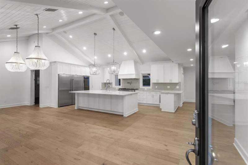 4 bedroom Single Family Residence at 4415 W Clear Avenue, Manhattan Terrace, Tampa — photo 2