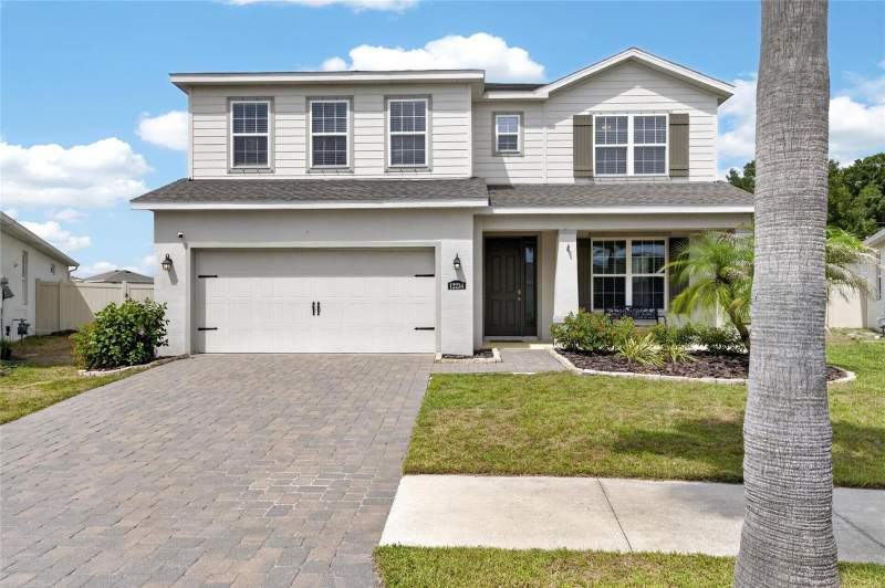5 bedroom Single Family Residence at 12234 Blue Pacific Drive, Lucaya Lake Club Ph 3, Riverview — photo 2