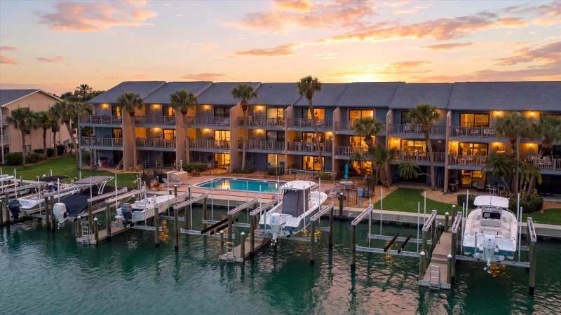 2 bedroom Townhouse at 11835 3rd Street, Capri Landings Condo, Treasure Island — photo 1