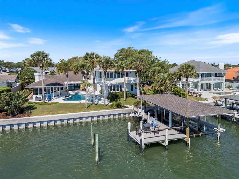 4 bedroom Single Family Residence at 1215 Commodore Drive, Yacht Club Island Estates, New Smyrna Beach — photo 1