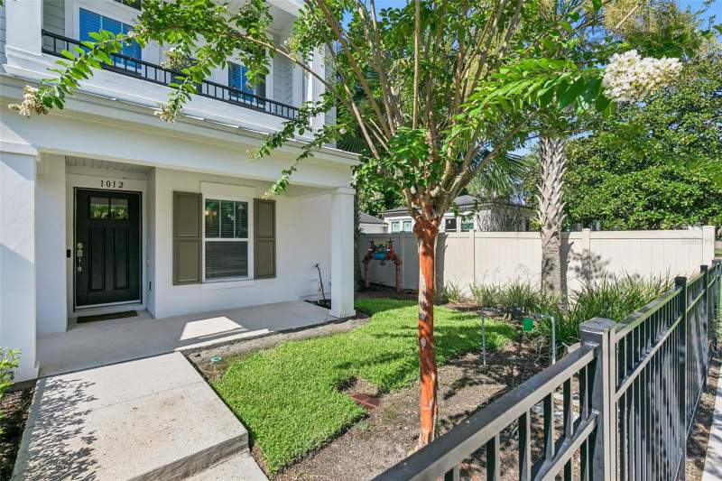 3 bedroom Townhouse at 1012 E MARKS STREET, PARK LAKE HLND, ORLANDO — photo 2