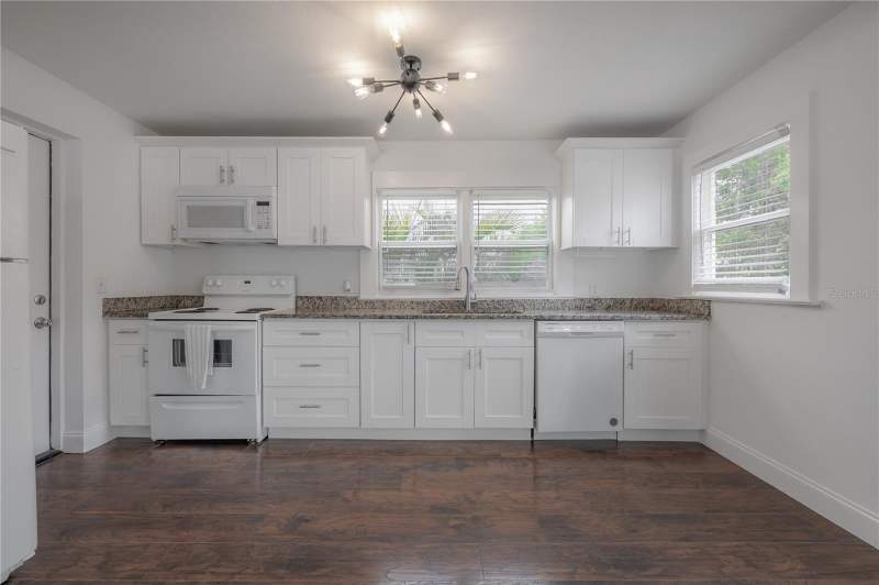 3 bedroom Single Family Residence at 405 E Cayuga Street, Lesleys, Tampa — photo 5