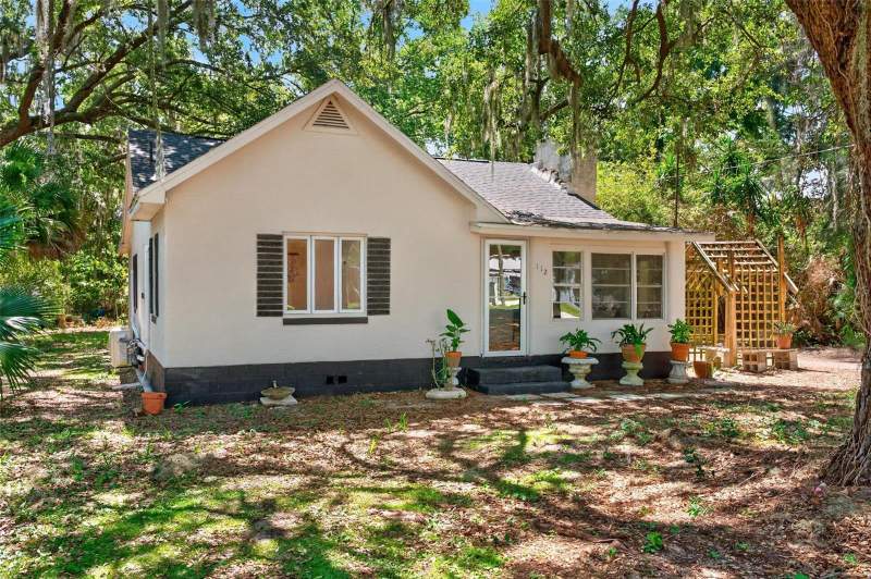 2 bedroom Single Family Residence at 112 N Lake Avenue, Leesburg Lake Griffin Park, Leesburg — photo 3