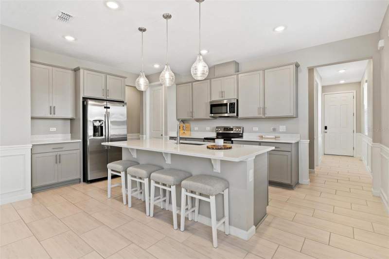 4 bedroom Single Family Residence at 31788 Broadwater Avenue, Seasons/Pk Hill, Leesburg — photo 2