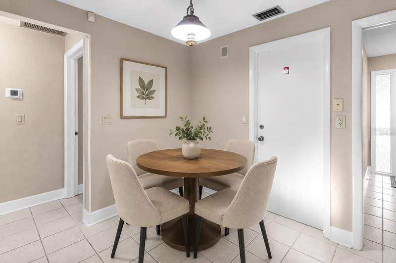 5 bedroom Single Family Residence at 1929 Valencia Way, Sherwood Heights Add, Clearwater — photo 4