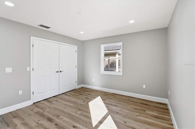 4 bedroom Single Family Residence at 33608 Overton Drive, Silver Lake Hill Sub, Leesburg — photo 4