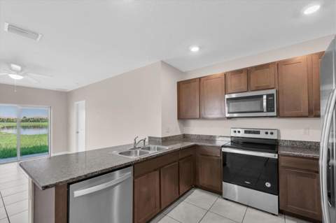 17066 Oval Rum Drive, Wimauma FL - photo 14 of 45