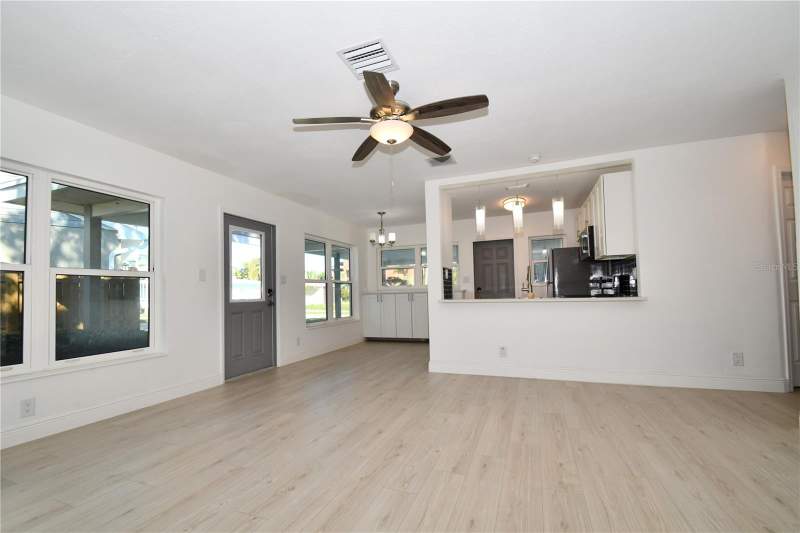 2 bedroom Single Family Residence at 547 TRADE WINDS DRIVE, BAYWOOD SHORES 1ST ADD, DUNEDIN — photo 5